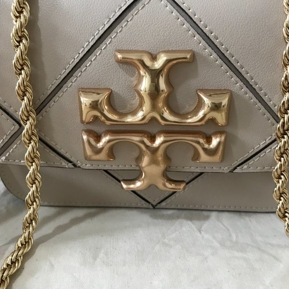 Tory Burch Eleanor small Diamond Quilt Shoulder Bag Color, White - Picture 4 of 13